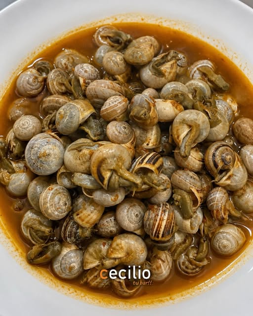 Caracoles guisados en caldo, Bar Cecilio